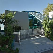 È noto per la sua grande voce, il meraviglioso senso dell'umorismo, la performance mozzafiato sul palco e la sua assoluta delizioso bicipite muscoloso. Justin Bieber S House Leased In Beverly Hills Ca Google Maps 9