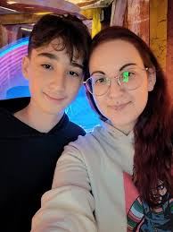 Looking for more mamas who love to support each other!! 🩷 Today has been  real slow