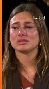 "Pour moi vous êtes une famille" ❤️🥹 Anna, en larmes, adresse un message  émouvant à tous les Islanders avant de quitter l'expérience. #REPLAY  #LoveIslandFr, disponible sur @6playofficiel