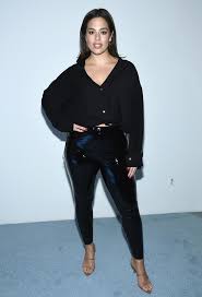 Trend tracker • fashion • the latest • shopping • style. Fashion Trends 2021 Die Schonsten Looks Der Curvy Stars Brigitte De