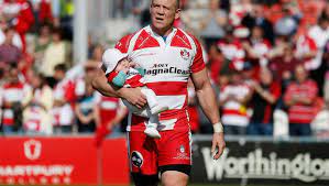 After a surprising arrival into the world, zara tindall and mike tindall 's newborn son apparently already has rugby on the. Mike Tindall Mit Tochterchen Mia Bei Rugby Spiel Bunte De