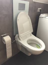 Hot promotions in toilet roll holder on aliexpress if you're still in two minds about toilet roll holder and are thinking about choosing a similar product, aliexpress is a great place to compare prices and sellers. Testergebnisse Zum Geberit Aquaclean 4000 Dusch Wc Geberit Aquaclean 4000 2016