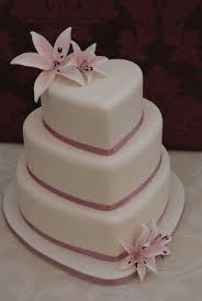 Simple Elegant Wedding Cake Heart Wedding Cakes Heart Shaped Wedding Cakes Wedding Cakes With Cupcakes