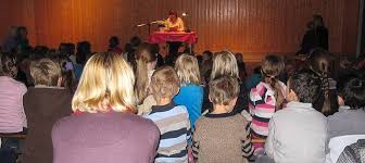 Stiftung Ahrensburg: Die BürgerStiftung für die Region Ahrensburg:  Deutscher Vorlesetag 2011: Lesestunde mit Ursula Pepper