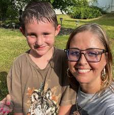 Hi. Looking for 3 and 4 year-old beginning Christian curriculum for a  friend to use with her upcoming pre-schoolers at home. They'd all be new to  homeschooling. Recommendations Appreciated!