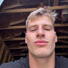 Alyssa Mathews (@alyssamathews12)