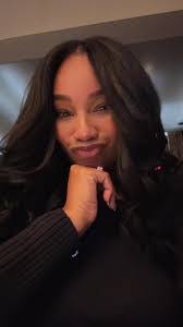 Amber Crenshaw's Instagram, Twitter & Facebook