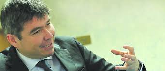 Bachelet deja como Ministro de Medioambiente a Marcelo Mena, quien fuera  acusado de conflicto de interés por su rol en proyecto Octopus