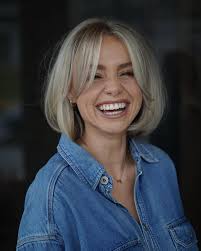 The cutest lil French blonde bob