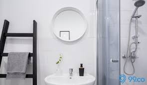 Desain kamar mandi berdinding kayu dan open roof. 7 Inspirasi Desain Kamar Mandi Kecil Ukuran 2x2 Dan 2x1