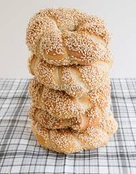 Simit Turkse Bagels In 2020 Homemade Dinner Rolls Turkish Recipes Food
