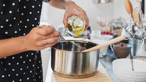 An oil seal is a physical barrier that keeps oil inside an engine to lubricate the moving parts and to keep contaminants out of the oil, according to bright hub engineering. 4 Healthy Cooking Oils And 4 To Avoid