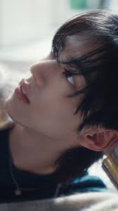 TWS, 미니 4집 하이라이트 메들리 공개✨ TWS(투어스)가 미니 4집 'play hard'의 전곡 하이라이트를 공개했습니다.🎧  공개된 영상 속 TWS는 컴퓨터 화면을 형상화한 인터페이스 속에서 신보의 수록곡을 소개하며 컴백 열기를 뜨겁게 달궜는대요. 멤버 지훈이