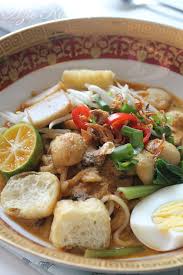 Kari mee, asian inspired noodle dish, seafood, prawns, milk, curry, gravy, herbs, taufu, food, food and simple house thai red curry cravings cooking ethnic recipes food style kitchen swag. Mee Kari Kerang Azie Kitchen