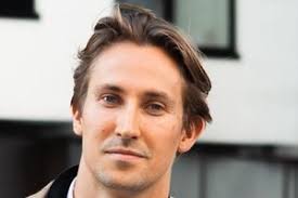 Mangemillionæren døde før huset ble ferdig. Nå skal det ut på markedet