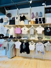 Silvio marson and his son stephan founded brandy melville in italy the early 80s. Brandy Melville Usa Is Now Open At Easton Town Center Facebook