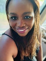 Jessica Drewes's Instagram, Twitter & Facebook