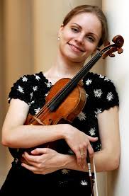 It is only logical, therefore, that she increasingly uses social media. Stargeigerin Julia Fischer Ich Muss Nicht Sterben Um Das Zu Spielen Buhne Und Konzert Faz