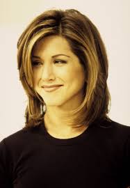 Jennifer aniston, the famous actress in the team of friends series is loved by millions.why? Jennifer Aniston Describes Her 90s Haircut As Cringe Y Rachel Haircut Rachel Hair Rachel Green Hair