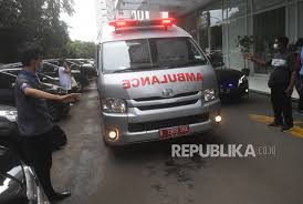 Ia merupakan mantan hakim agung sekakigus ketua kamar pidana mahkamah agung ri yang mendapat banyak sorotan atas keputusan dan pernyataan perbedaan pendapatnya. Kgtg Qtpbyug M