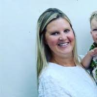 Diane Macey's Instagram, Twitter & Facebook