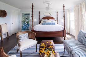 Whether you want inspiration for planning blue and white bedroom or are building designer blue and white bedroom from scratch, houzz has 280 pictures from the best designers, decorators, and architects in the country, including museinteriors and rendall & wright. 12 Beautiful Blue And White Bedrooms