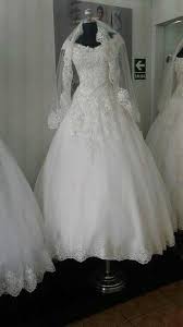 Vestidos para bodas que puedes alquilar de firmas como rental mode, idealissima, lovely room, midi, la mas mona, estilarte y doble c. Alquiler Vestidos De Novia Home Facebook