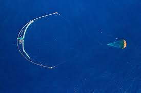 Le terme « anthropocène » n'a pas été officiellement reconnu ni ajouté à l'échelle des temps géologiques, car, malgré un premier débat engagé en août 2012 à l'occasion du 34 e congrès international de géologie réuni à brisbane, en australie 1, de nombreux géologues le jugent inadapté, anthropocentrique ou non fondé par des preuves scientifiques suffisantes. Vu Du Ciel Premiere Mission Pour Le Navire Nettoyeur Ocean Cleanup