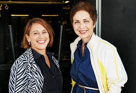 Sonja Anders und Laura Berman, die Intendantinnen von Schauspiel und  Staatsoper Hannover, freuen sich über steigende Besucher:innenzahlen