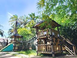 Besides featuring our passion for bamboo, our range of accommodations showcases our vision to blend just the right amount of outdoor experience. Tadom Hill Resorts Banting Selangor Gokelah