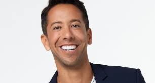 Laurie Doss's Instagram, Twitter & Facebook