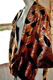 Drapey, soft woven kimono jacket from ecote cut with an open front in a swingy silhouette. Pin On Funky Stuff