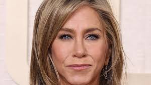 Love Jennifer Aniston's new haircut? Celebrity hairdresser Michael Van  Clarke tells you how to get the 'New Rachel'