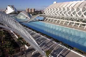 Ciudad de las artes y las ciencias θjuˈðað de las ˈartes i las ˈθjenθjas) is a cultural and architectural complex in the city of valencia, spain.it is the most important modern tourist destination in the city of valencia and one of the 12 treasures of spain. Stadt Der Kunste Und Wissenschaften Denkmal Valencia