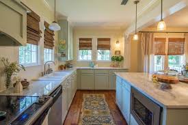 Home Town Kitchen Ben Erin Napier Home Town Hgtv Home Kitchens Hgtv Kitchens