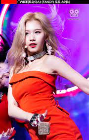 Our orange cocktail dresses and formal looks come in the latest styles. Orange Sana Twicemedia