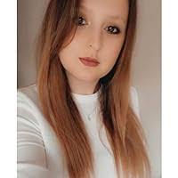 Keri Riley's Instagram, Twitter & Facebook