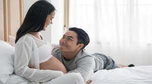 Tips buat suami begini cara memijat istri yang sedang hamil (tutorial). Inilah Waktu Yang Tepat Berhubungan Intim Saat Hamil