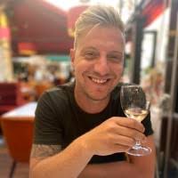 Robert Ditzel's Instagram, Twitter & Facebook