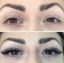 Les extensions de cils sont des cils en fibre de soie ou en micro fibre (les extensions en plastique n'existent plus chez les fournisseurs agréés), que l'on colle un par un sur les cils naturels existants, c'est la méthode du cil à cil. La Tendance A Ne Pas Louper Est Aux Extensions De Cils Volume Russe Alors N Attendez Plus Pour Venir Dans Eyelash Extensions Lash Extensions Eyelash Implants