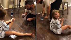 Die ahnungslose mutter macht die tür der. Dieser Streich Macht Kinder Fassungslos Und Zwar Generationsubergreifend Stern De