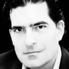 Alejandra Rubi (@AlesRubi)