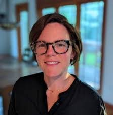 Shari Bernstein's Instagram, Twitter & Facebook