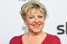 Dezember 1985 erstmals am sonntagvorabend ausgestrahlt. Lindenstrasse Schauspielerin Marie Luise Marjan Nie Wieder Daily Soap Kultur Stuttgarter Zeitung