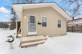 907 Plain St, La Porte, IN 46350