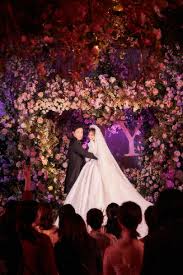 Tiffany tang and luo jin's performance of 'glass' at dongfang tv's 2017 new year grand ceremony. A Peek At Chinese Actors Tiffany Tang And Luo Jin S Wedding In Vienna Asiaone