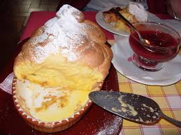 Salzburger nockerl are a sweet soufflé served as a dessert, a culinary specialty in the austrian city of salzburg. Bild Salzburger Nockerl Zu Freilinger Hof In Geinberg