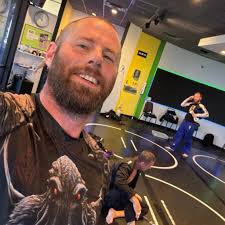 Poor guy is having a hard time playing Sleep Token. Context: Review is for  Jackson Slat8 soloist.