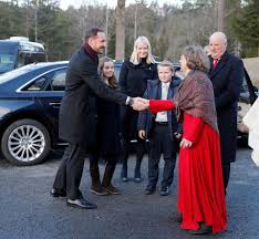 Maybe you would like to learn more about one of these? Konigin Sonja Gala De