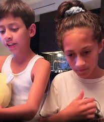 Just weeks after saying that they were trying to work things out, jennifer lopez and alex out of respect for them, the only other comment we have is to say is thank you to everyone who has sent kind words and support. Twins Werden Schon 13 Jennifer Lopez Teilt Susse Gratulation Promiflash De